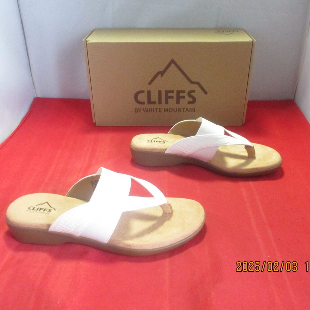 Cliffs by White Mountain Bumble Thong Sandal $49 - US Size 7 1/2 - White - 1155 - Picture 2 of 11